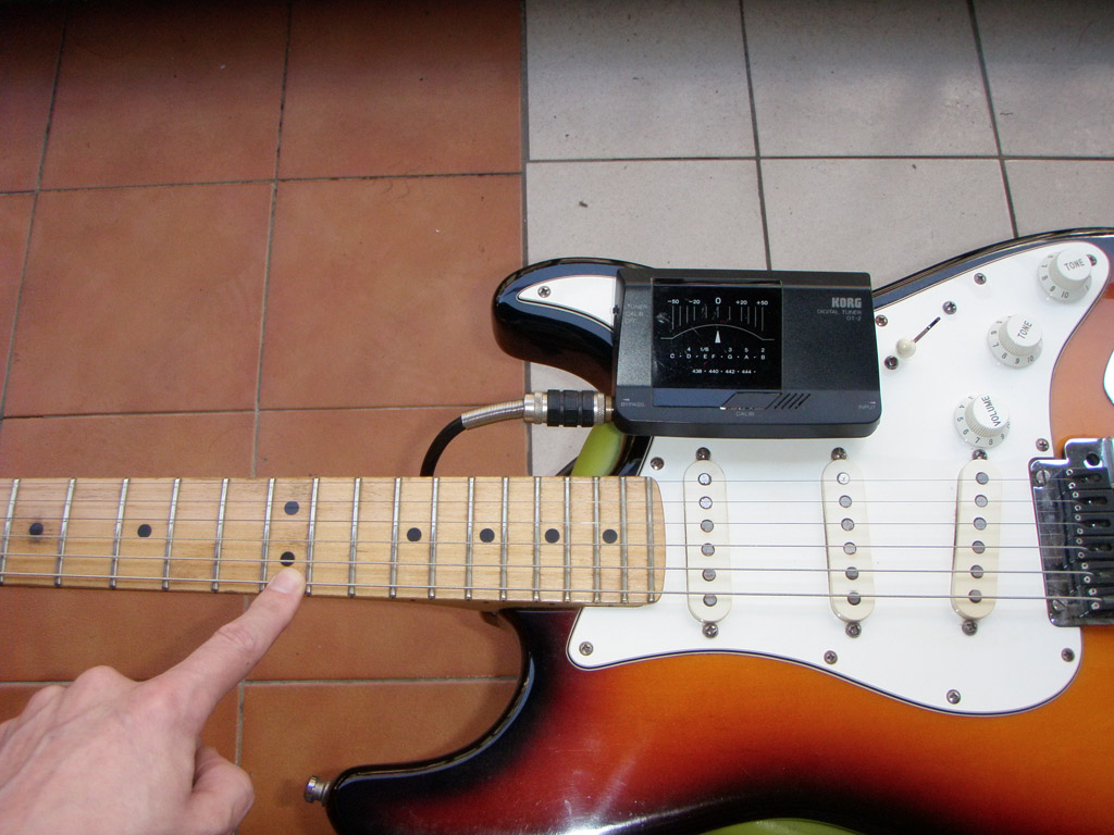 How to set up an electric guitar DIY Strat (and other guitar & audio