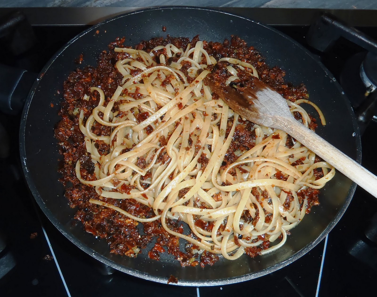 Le ricette di Nonna Lucia: [EN] Flat pasta with tomatoes pesto