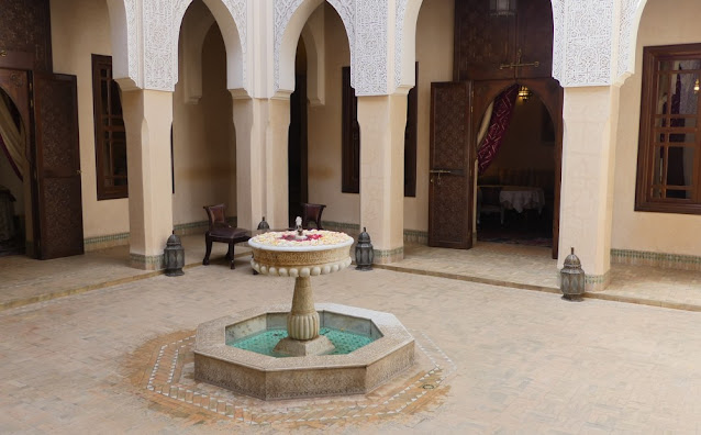 Marrakesch - Typischer Innehof eines Riads