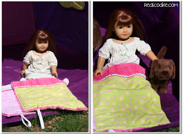American Girl Doll patterns ~ Sleeping bag pattern for an American Girl Doll. Easy to make! #AmericanGirlDoll #Sewing #Pattern