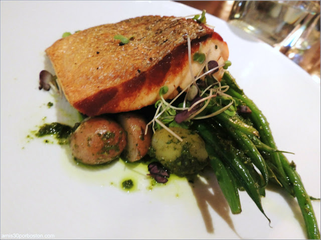 The Hourly Oyster House: Grilled Salmon