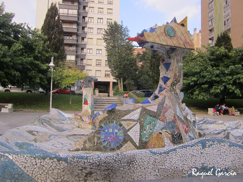 Paisajes de Bizkaia Dragón en el Barrio de Txurdinaga en Bilbao