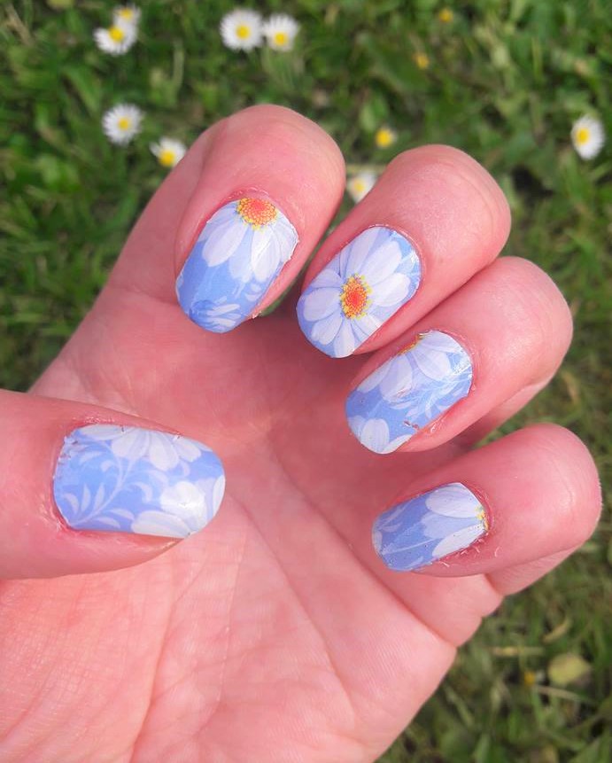 Spring/Summer flower nail art wraps & pretty nails using nail art gems!