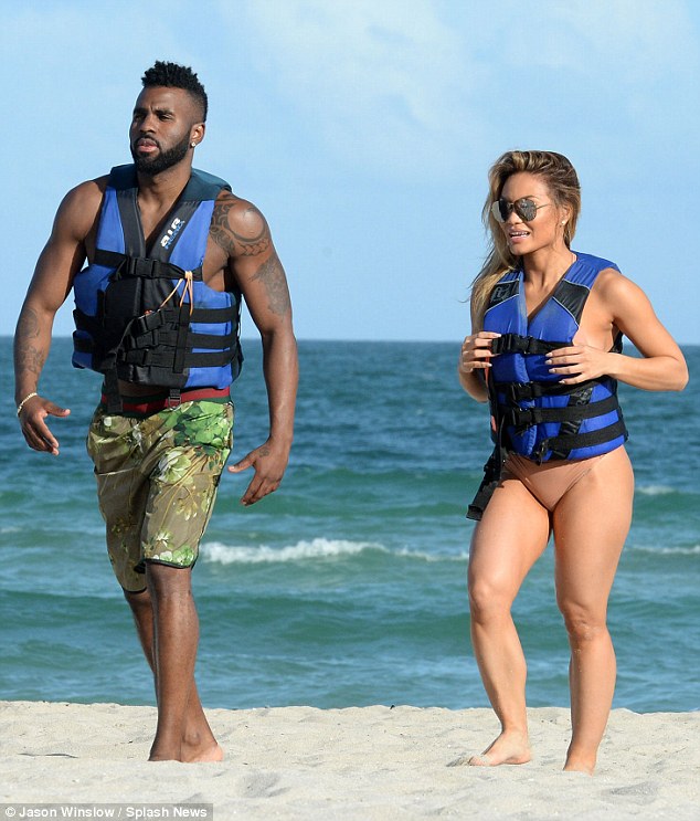 Dating a guy with 2 baby mamas