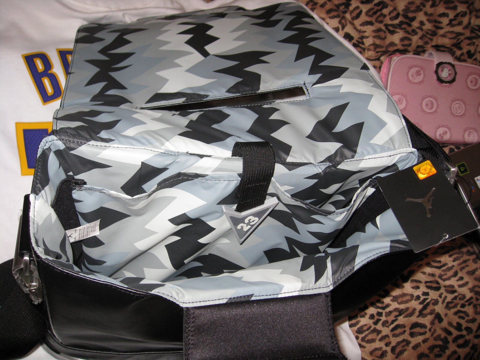 Xin's Sneaker Nike Air Jordan shoes bag