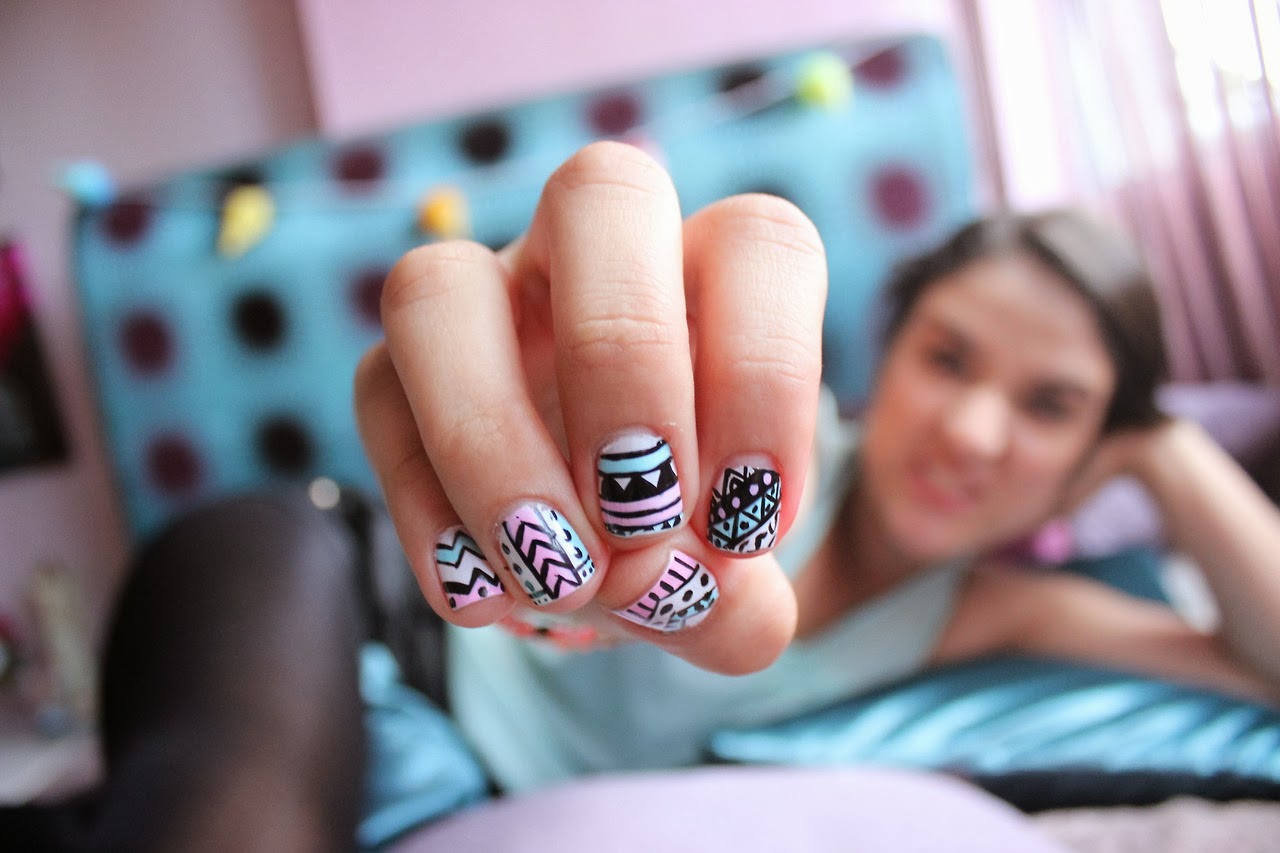 красивые ногти. Your nails me. красивые ручки с маникюром. маникюр розовый в крапинку. вопросы про ногти.