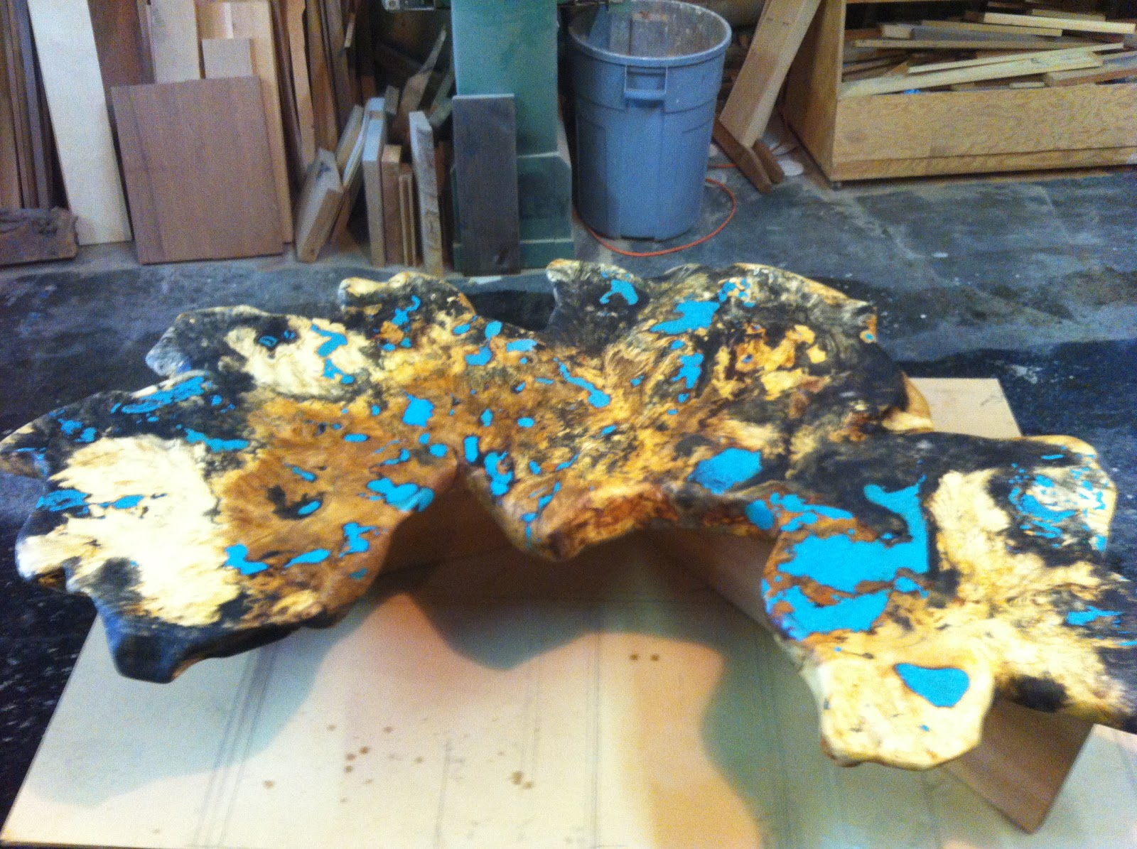 KELLEY DESIGN Buckeye Burl Coffee Table