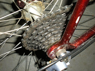 a dirty road bike chain