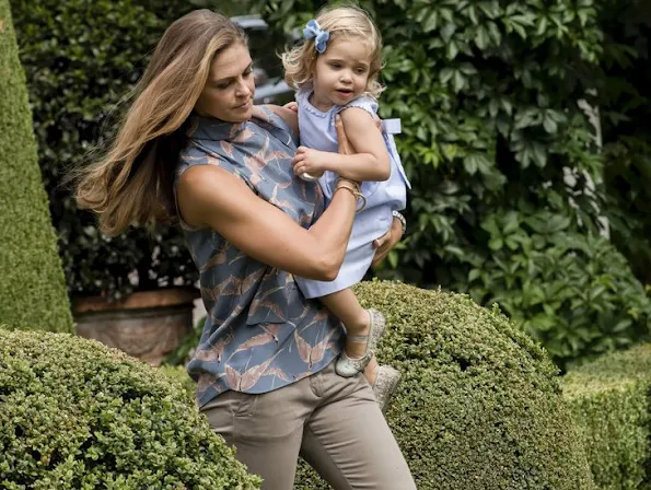 King Carl Gustaf, Queen Silvia, Crown Princess Victoria, Prince Daniel, Princess Estelle, Prince Oscar, Princess Madeleine, Christopher O'Neil, Princess Leonore, Prince Nicolas, Prince Carl Philip, Princess Sofia, Prince Alexander