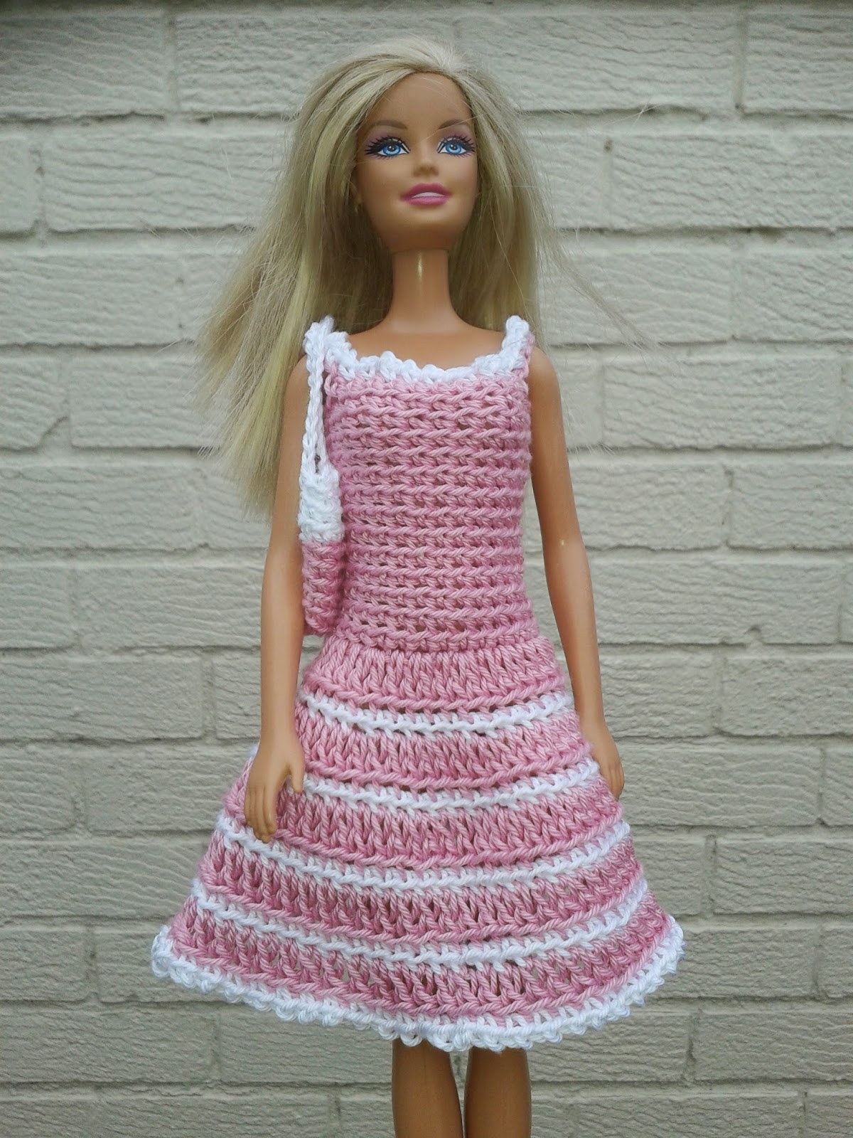 linmary-knits-barbie-crochet-dresses-and-bag