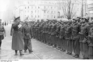 A Luftwaffe general inspects soldiers of the Italian Social Republic in Rome in 1943