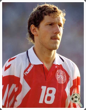 O dinamarquês Michael Laudrup, que - Doentes por Futebol