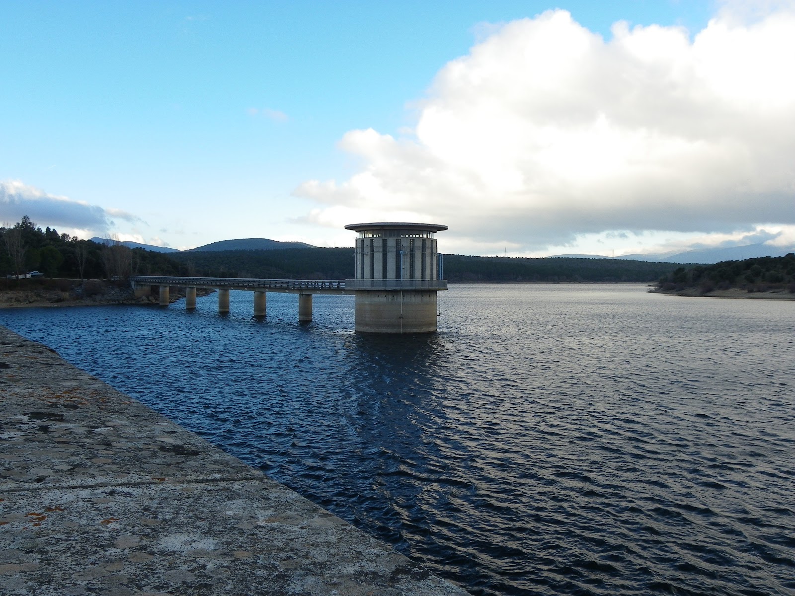 Presas y embalses: Embalse de Puentes Viejas