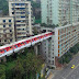 China: metroul din Chongqing care trece prin mijlocul unui bloc. Video!