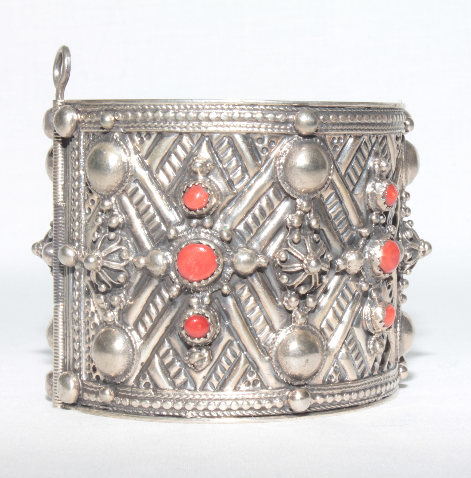 Vente bijoux kabyles (Paris, Ath Yenni,