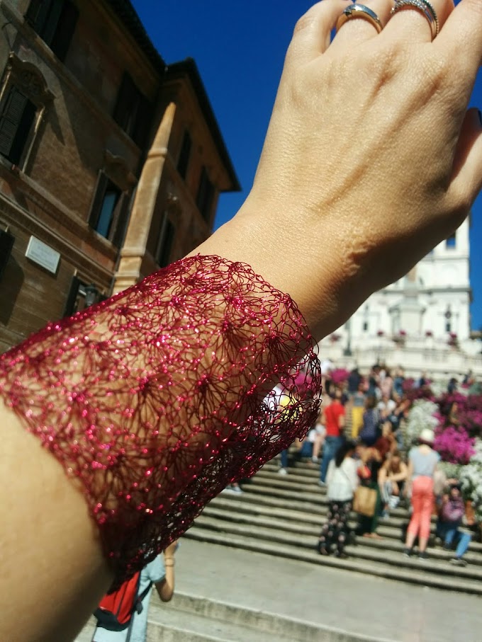 Pink bangle in Piazza di Spagna