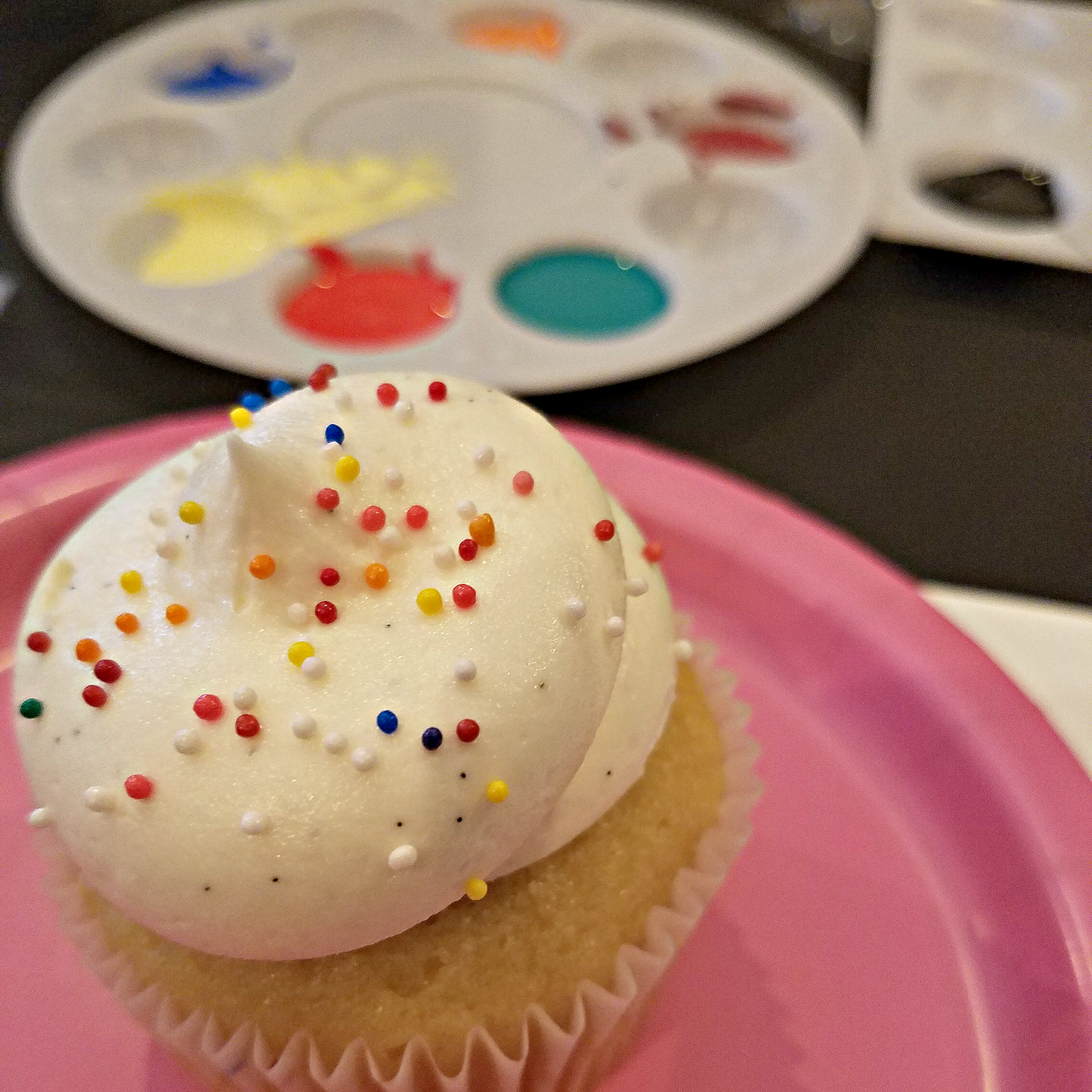 cupcakes and canvases at kupcakerie in east point, ga