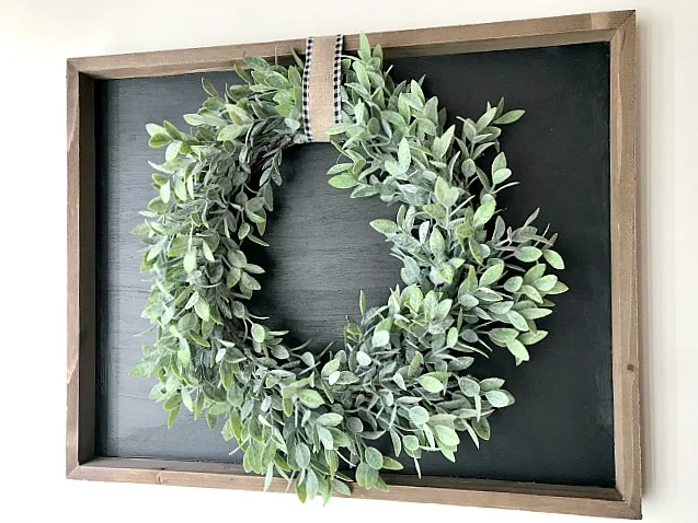 DIY Farmhouse styled chalkboard with Wreath. Homeroad.net