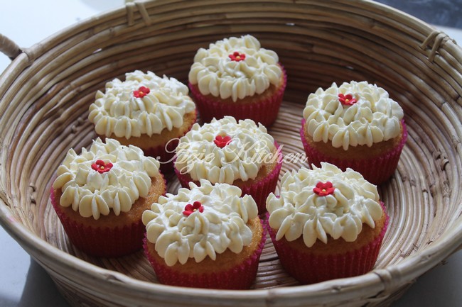 Crabapple Bakery Vanilla Cupcakes