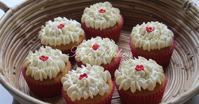 Pertanian modern: Crabapple Bakery Vanilla Cupcakes Untuk Tempahan