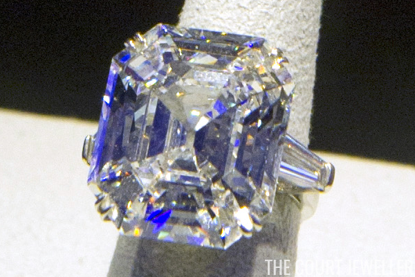 Elizabeth Taylor Collection Opens Diamond Elizabeth Taylor Jewelry Beautiful Jewelry
