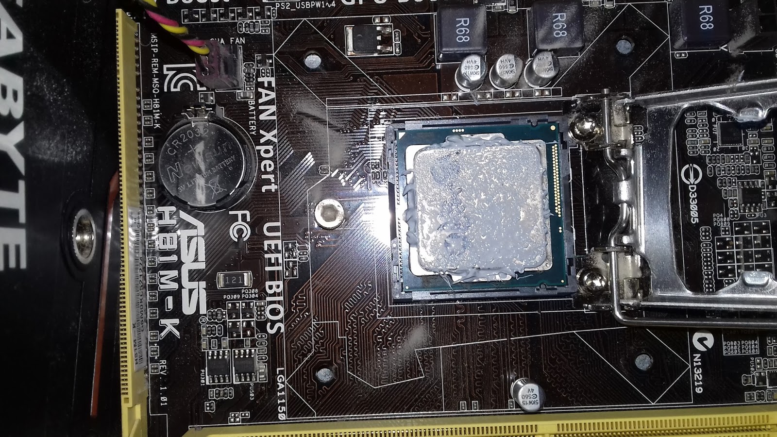 Поменял процессор черный экран. Биос cpu fan error. American megatrends intel cpu ucode loading error. Ошибка на процессоре bios. Биос ошибка error.