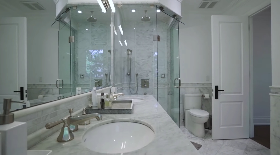 Tour 100 Snowdon Ave, Toronto vs. 43 Interior Design Photos