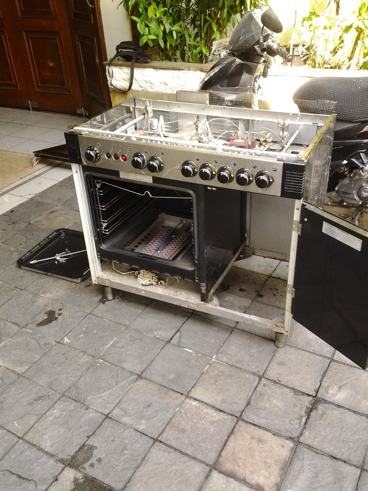 service kompor gas ARISTON, MODENA, TECNOGAS, LA GERMANIA, ELECTROLUX