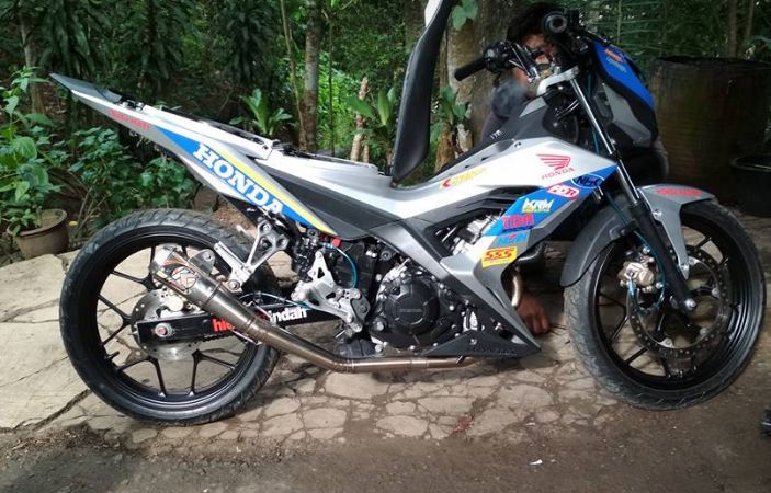 10 modifikasi motor honda sonic 150 r bergaya Road race keren