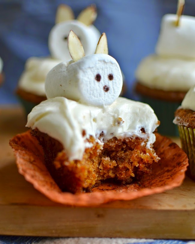 http://www.yammiesnoshery.com/2014/04/the-best-carrot-cake-ever-with-fluffy.html