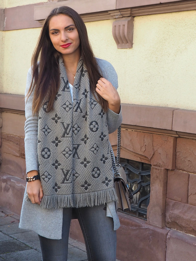 OUTFIT // LOUIS VUITTON SCARF W/ OXYGENE CARDIGAN AND BIKER BOOTS