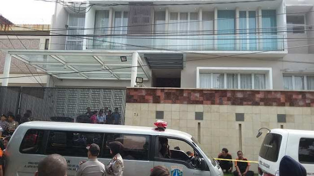 Sadis, Perampok ini Bunuh Satu Keluarga, 11 Orang Berlumuran Darah Ditumpuk di Kamar Mandi Sadis, Perampok ini Bunuh Satu Keluarga, 11 Orang Berlumuran Darah Ditumpuk di Kamar Mandi