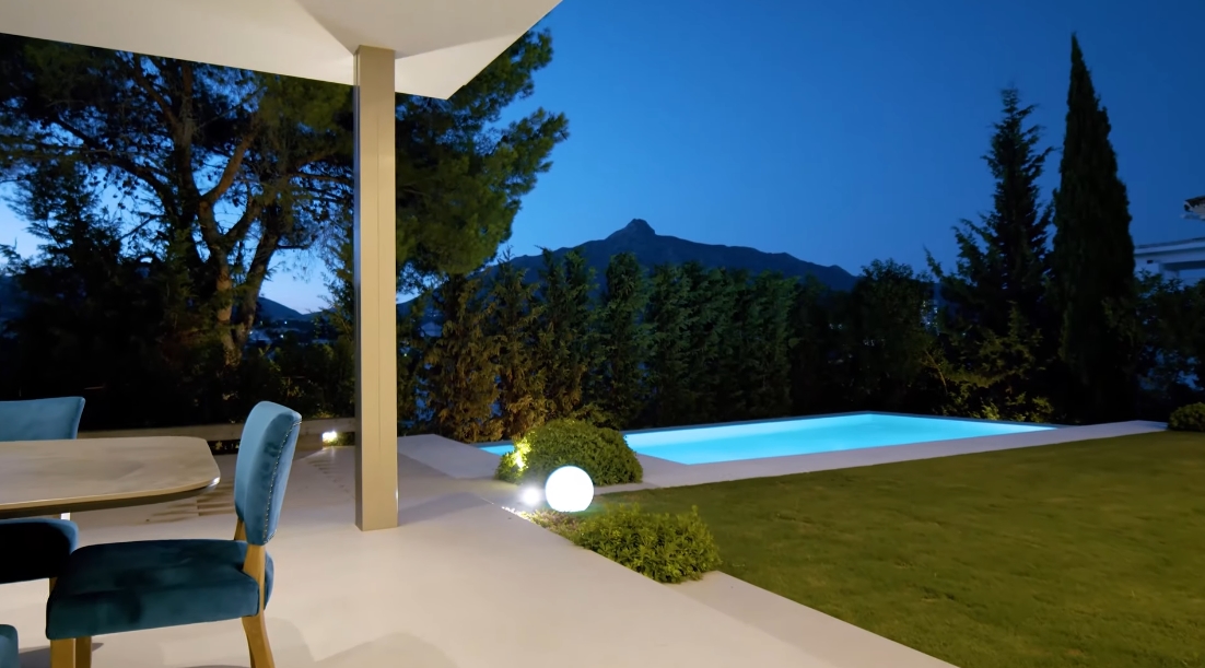 Tour Nueva Andalucia, Marbella Contemporary Villa vs. 23 Interior Design Photos