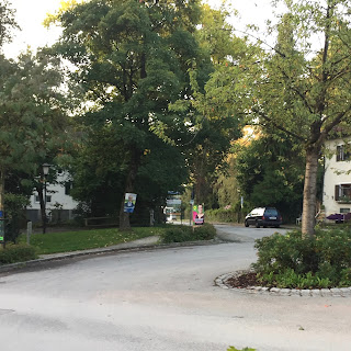 Wilhelm-Leibl-Platz, Schondorf Platz in Schondorf am Ammersee