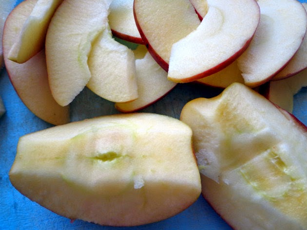 cut apples into quarters