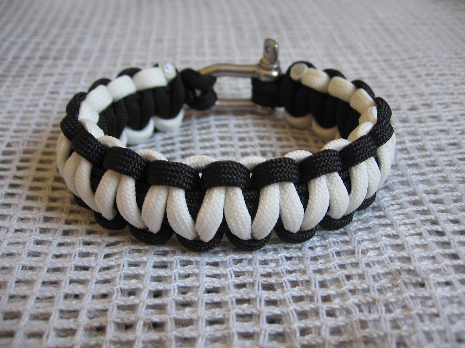 Bracelet De Survie En Paracorde 550 III TYTN - Ajustable, En Nylon, Pour Camping, Randonnée Ou Dépannage