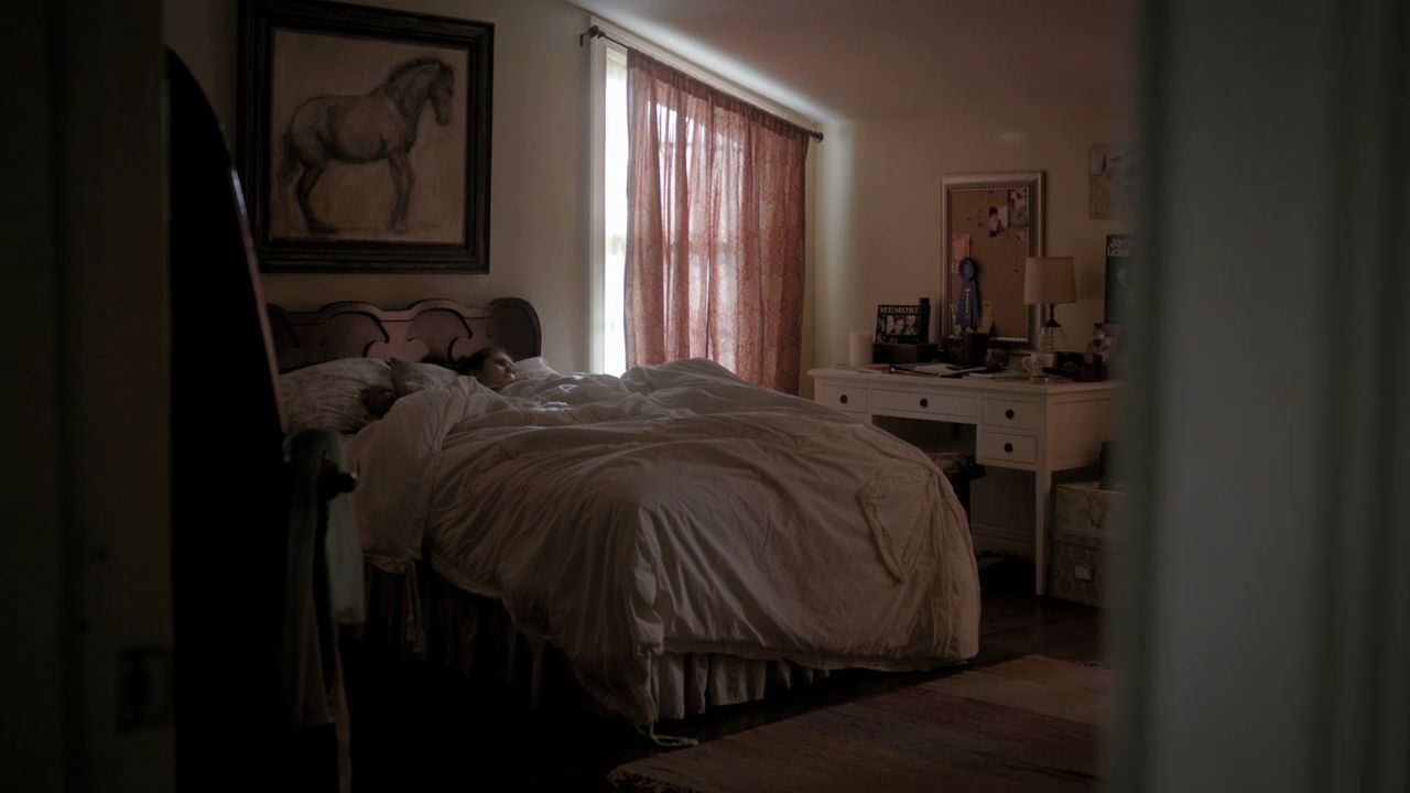 Elena's Bedroom | Vampire Diaries Decor