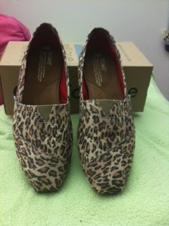 toms leopard print canvas