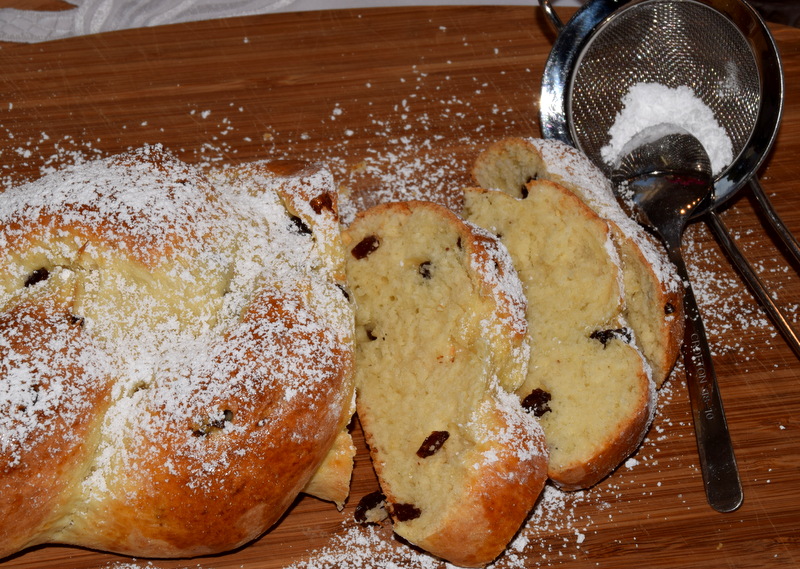 Simi´s Foodblog: Rosinenzopf ohne Hefe