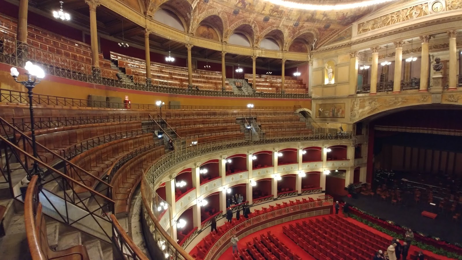 Reportage On Way Teatro Politeama Palermo Reportage On Way Teatro Politeama Palermo