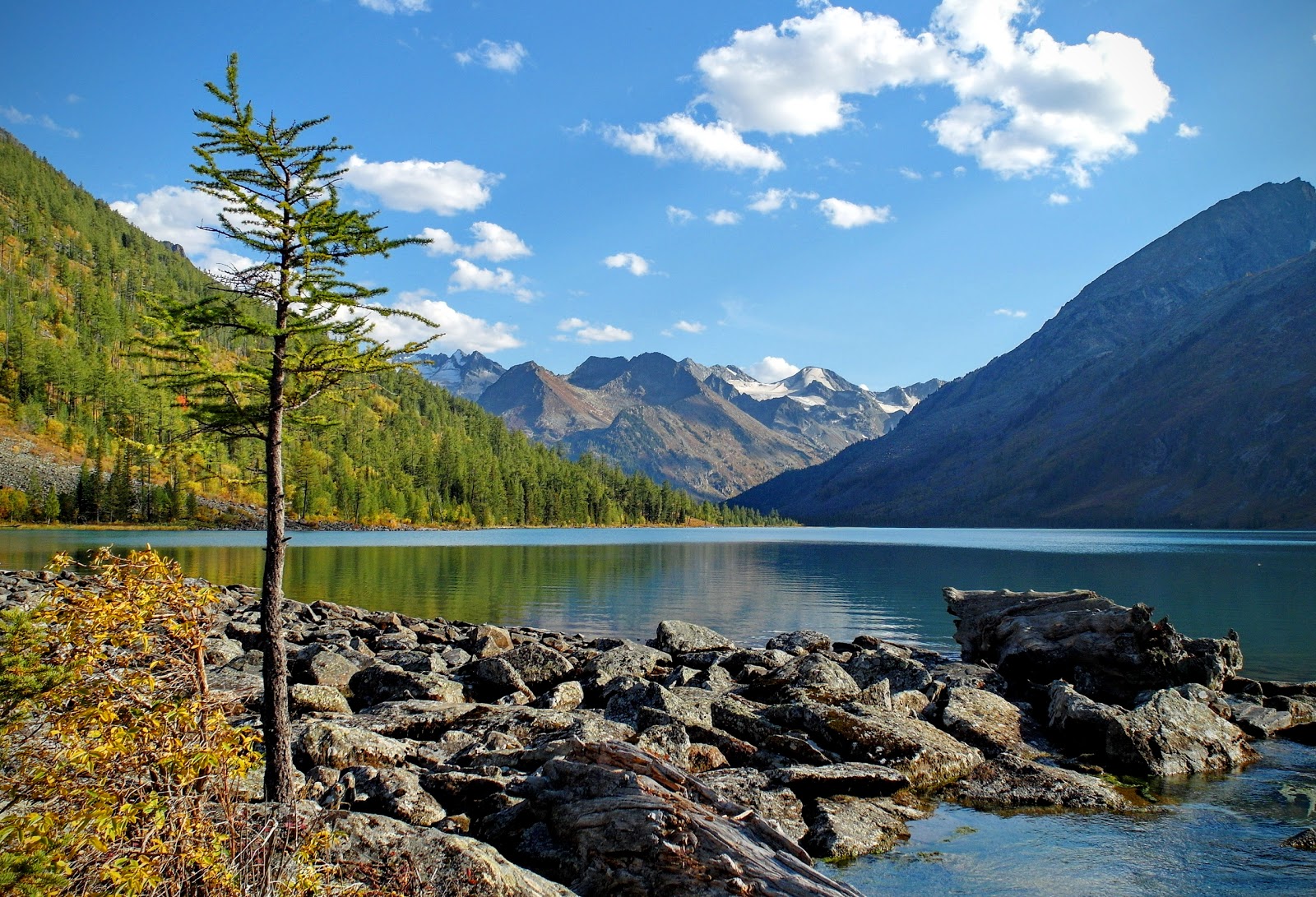 нижнее мультинское озеро алтай. среднее мультинское озеро алтай. Ekmnbycrbt озера горный алтай. озеро тайменье горный алтай. озеро тайменье алтай.