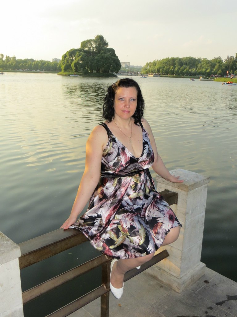 Elena Busty