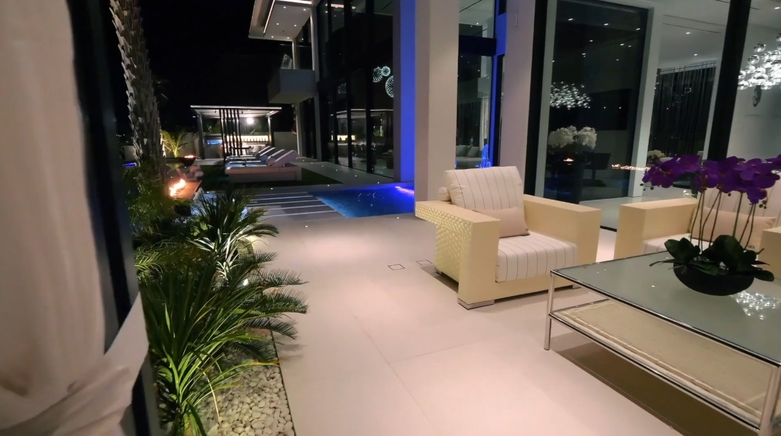 92 Interior Design Photos vs. ONE100, Palm Jumeirah Dubai Luxury Beach Mansion Tour