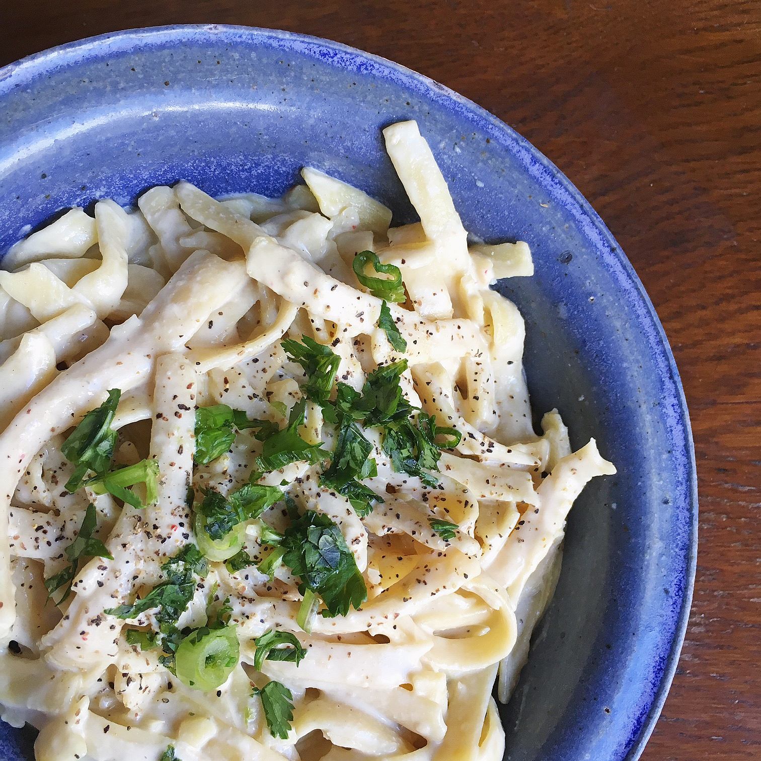 TOFU MOM . . . and gravy! Creamy CashewGarlic Alfredo