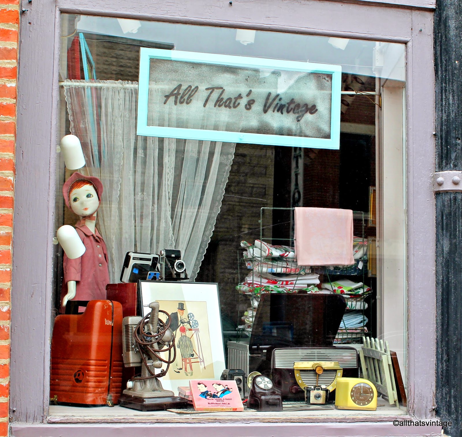 All That's Vintage All That's Vintage Window Displays (Electronics and