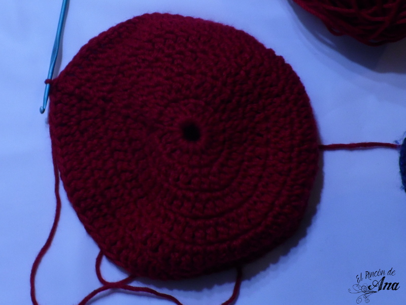 Gorro tejido con ganchillo