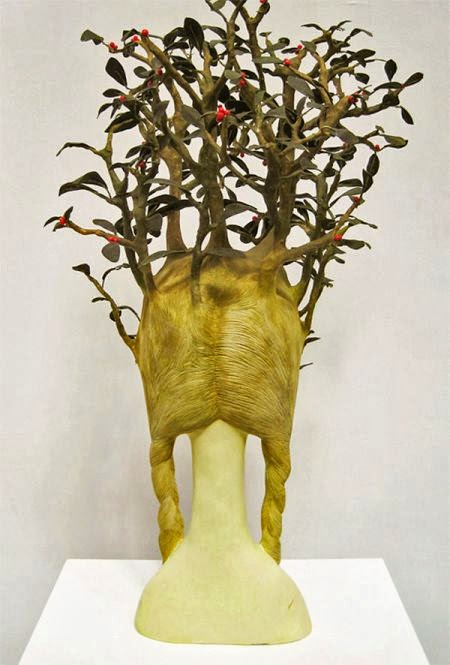Yui Ishibari esculturas surreais perturbadoras crianças tomadas por plantas natureza bizarra