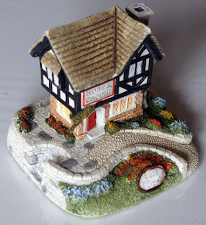 The Rose & Crown, Peter Tomlins fina modellserie av riktiga hus. Trevliga att ha i modelljärnvägar.