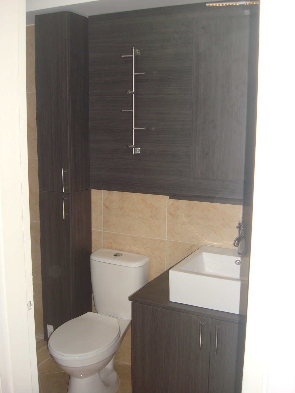 Carpintería Inteligente: Juan terminó sus muebles de baño!