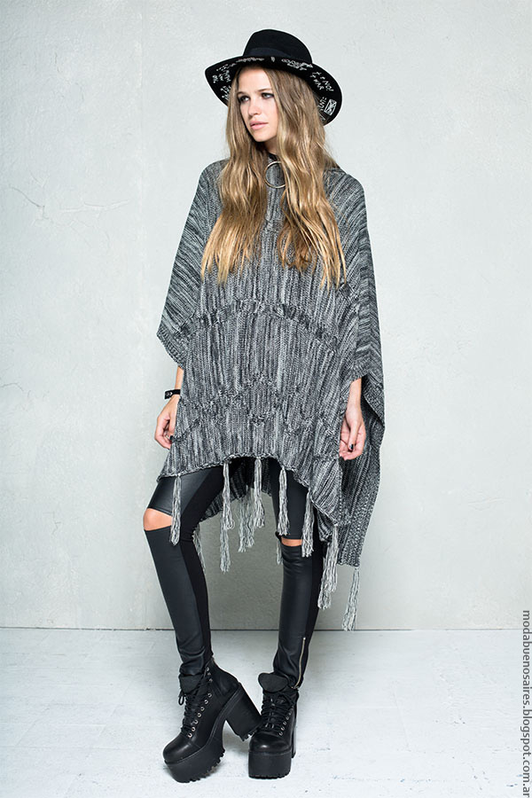 https://3.bp.blogspot.com/-ynHLdtzhlQQ/VwmfeeHi-wI/AAAAAAABbIo/uzXc0P5dyHkXFB32qHMWiXhabusSq3XHg/s1600/Ponchos%2Binvierno%2B2016%2Bropa%2Bde%2Bmarca%2B47%2BStreet.jpg